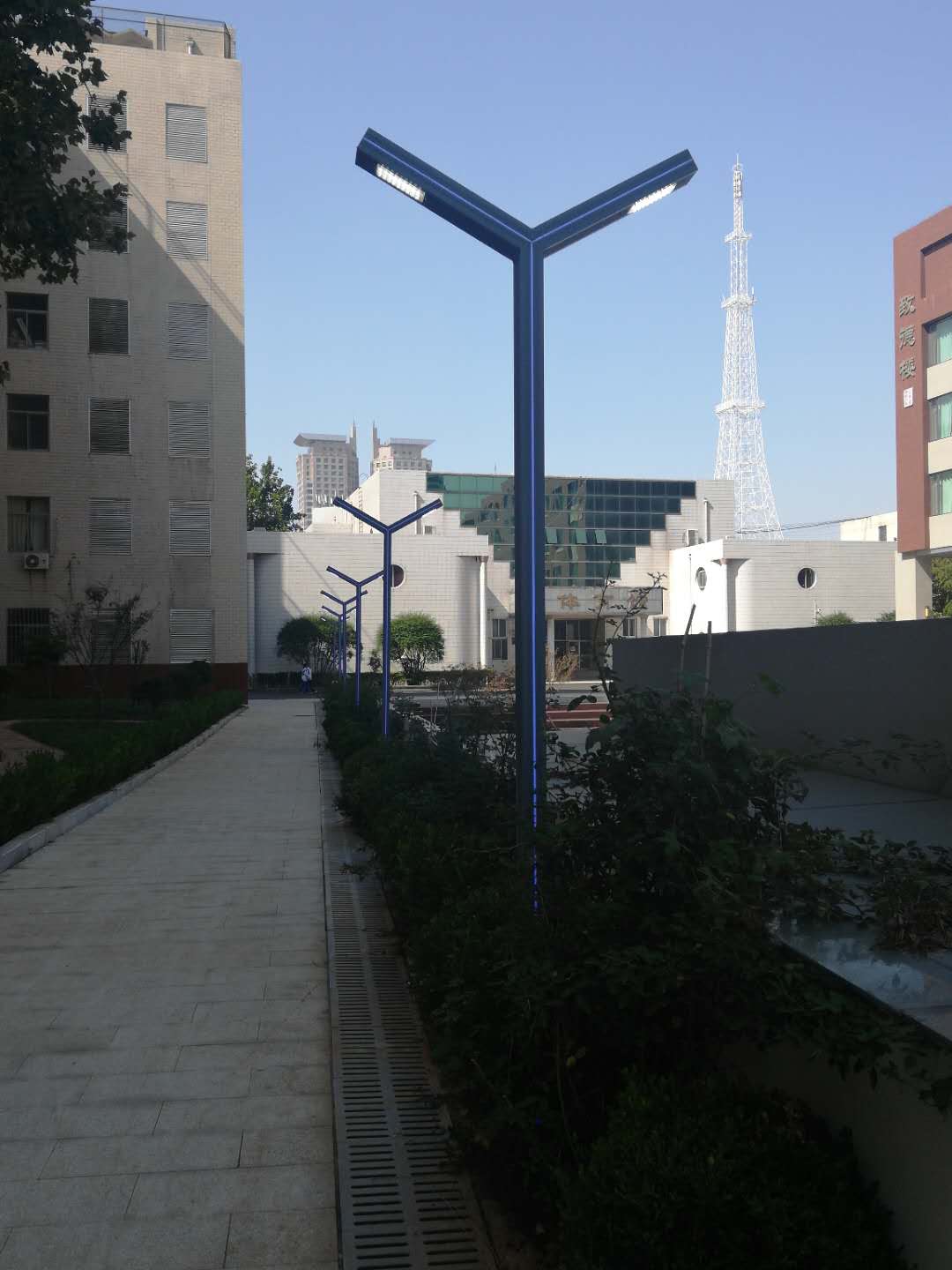 淺聊太陽(yáng)能路燈性能的穩(wěn)定性 濟(jì)南路燈廠家